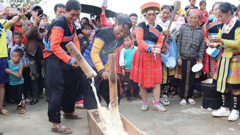 The culture of the Giay ethnic group - Experiencing the making of 'banh day' (3)